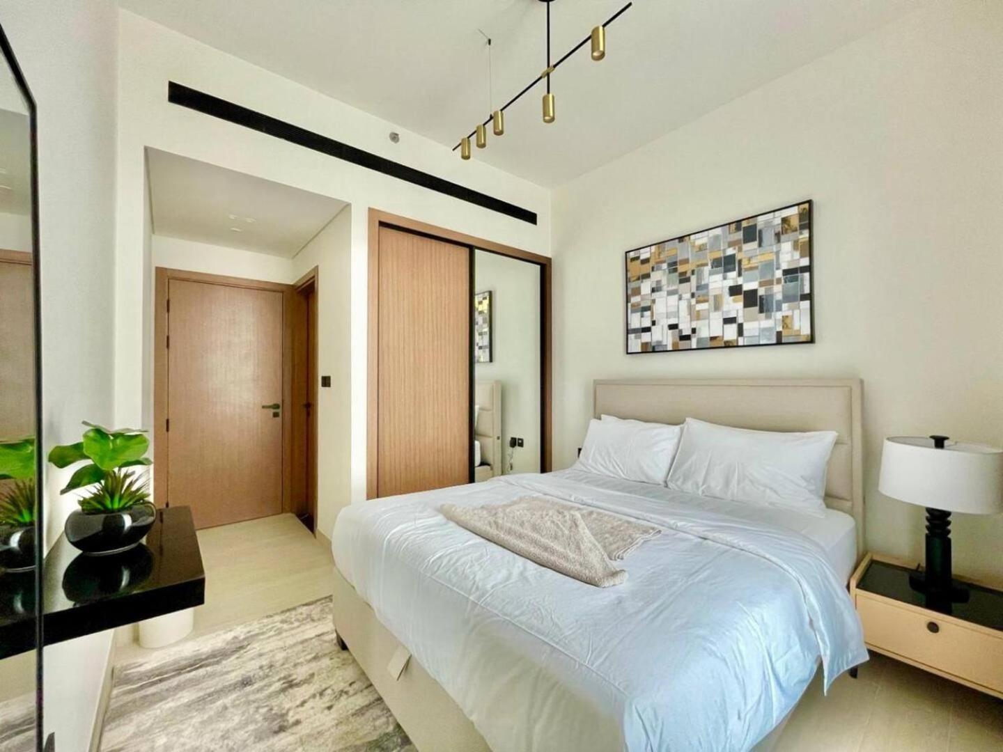 Upscale 1br In Jvc With Pool & Gym Access Apartment *