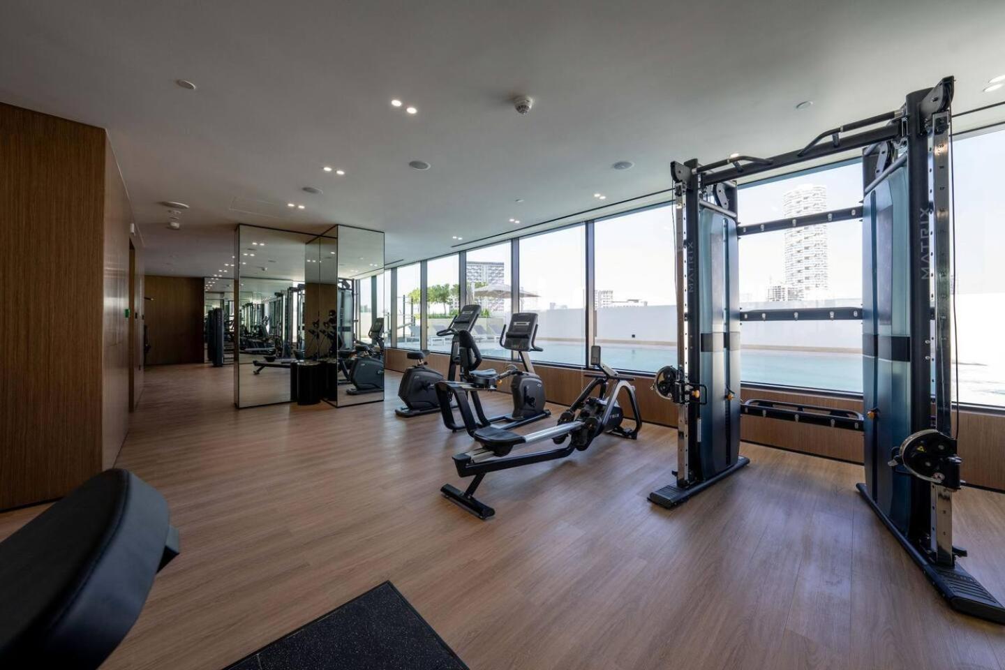 Upscale 1br In Jvc With Pool & Gym Access *